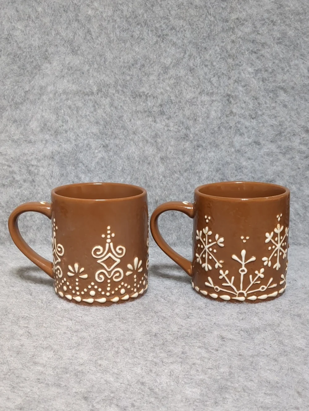 Pottery Barn Iced Gingerbread Set Of 2 Coffee Mugs Christmas